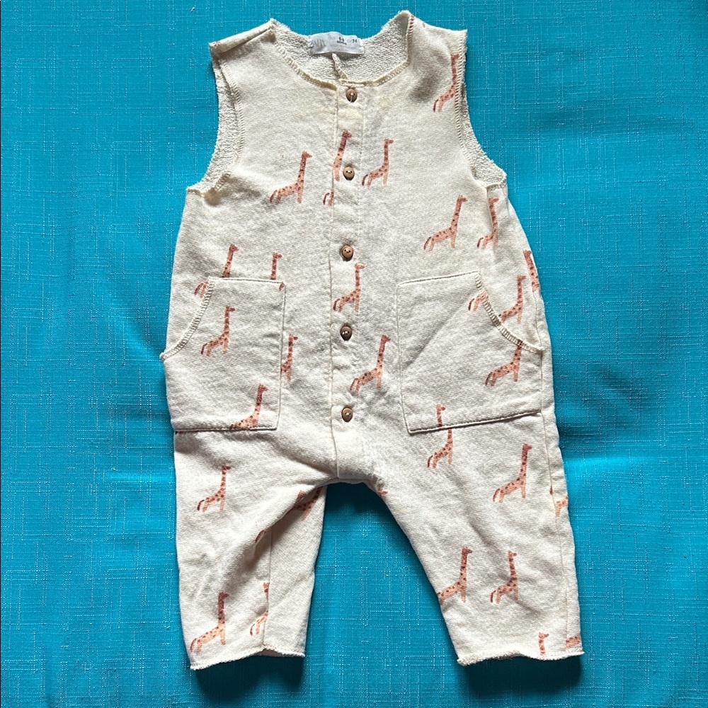 Zara- Cream Baby Romper with Button Detail 6-9 month